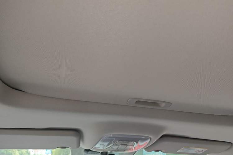 Used GAC Trumpchi GS4 2017 235T Automatic Two-Wheel Drive Luxury Smart Connectivity Version Headliner