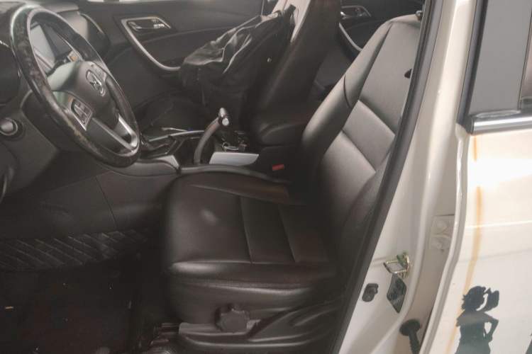 Used JMC Yusheng S350 2013 2.4T Automatic 2WD Diesel Luxury 7-Seater Left Front Seat