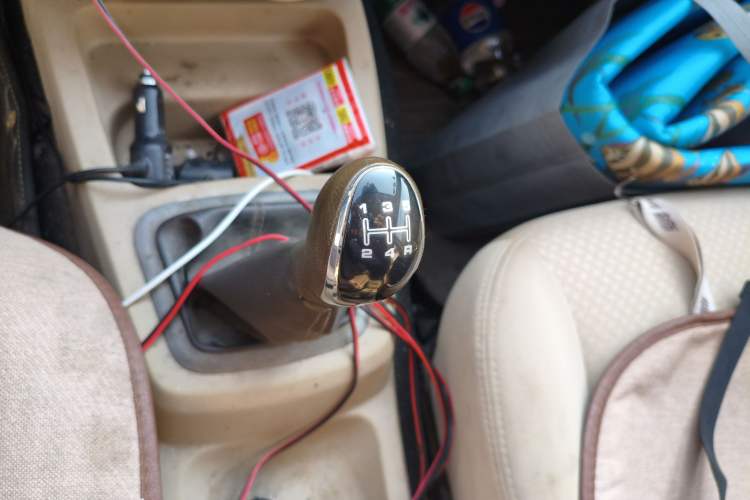 Used BAIC Weiwang M30 2015 1.5L Basic Version DAM15 Gear Lever