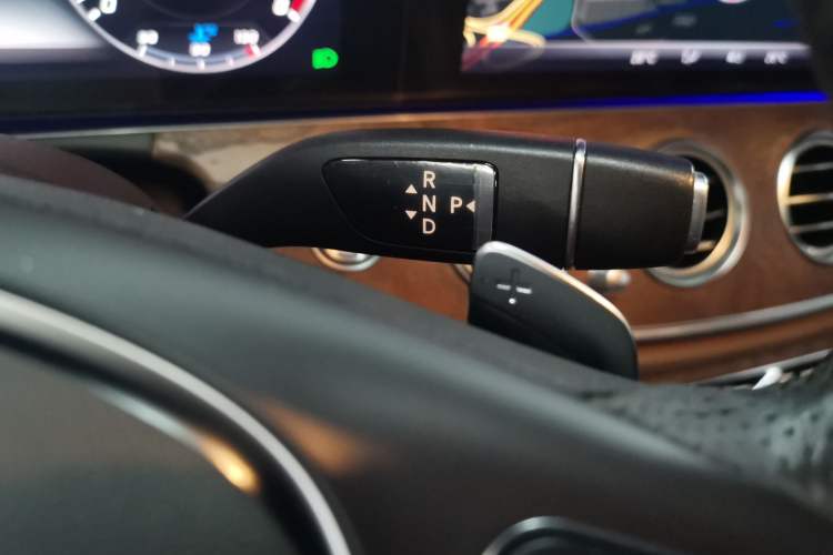 Used Mercedes-Benz E-Class 2018 Facelift E 300 L Luxury Edition
