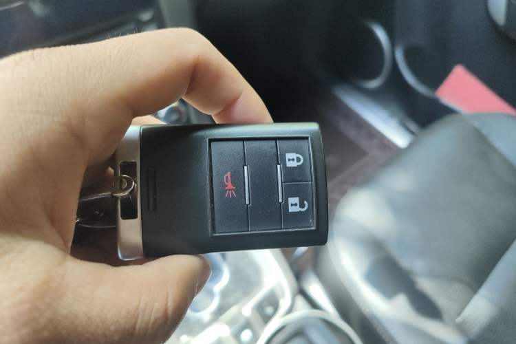 Used Chevrolet Captiva 2015 2.4L 4x4 Flagship Edition 7-Seater