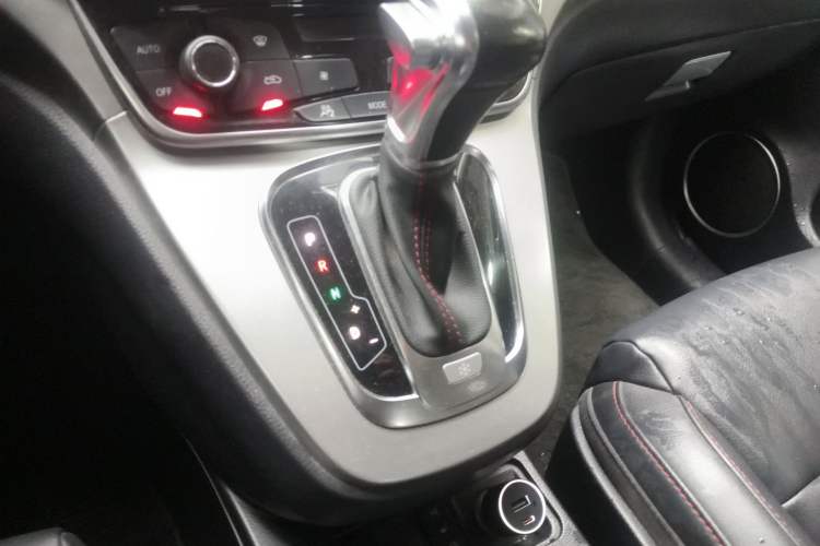 Used Haval H6 2015 Sport Edition 1.5T Automatic Two-Wheel Drive Luxury Model
