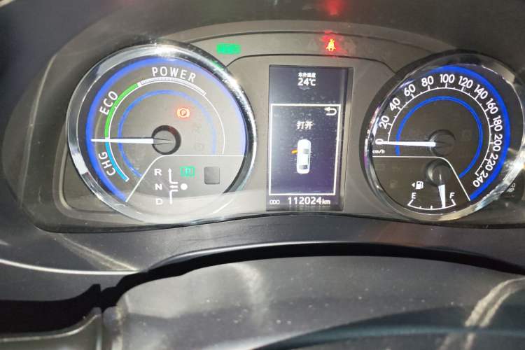 Used Toyota Levin 2016 Dual-Engine 1.8H GS E-CVT Elite Model with Sunroof Odometer Close Up