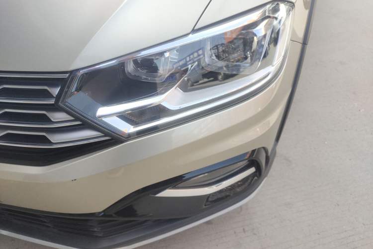 Used Volkswagen C-TREK 2018 1.5L Automatic Comfort Model Left Front Headlight