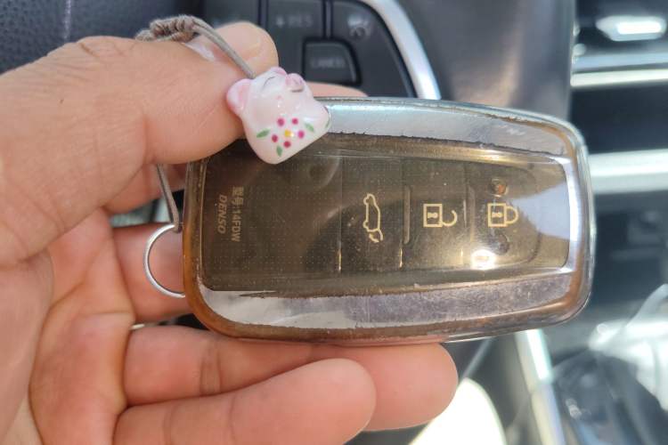 Used Toyota Highlander 2022 Dual-Engine 2.5L Four-Wheel Drive Prestige Version 7 Seats Interior 1