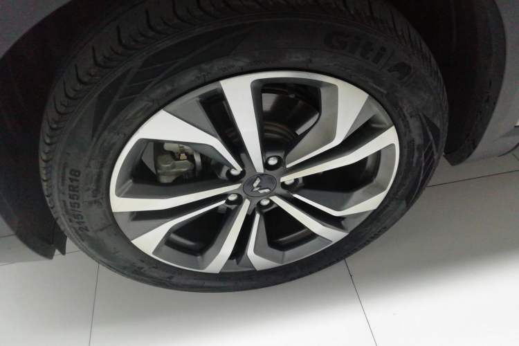 Used Wuling Asta 2022 2.0L DHT Electric-Speed Version
