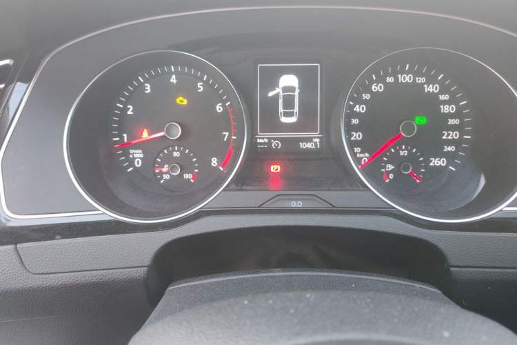 Used Volkswagen Magotan 2017 330TSI DSG Leading Model Odometer Close Up