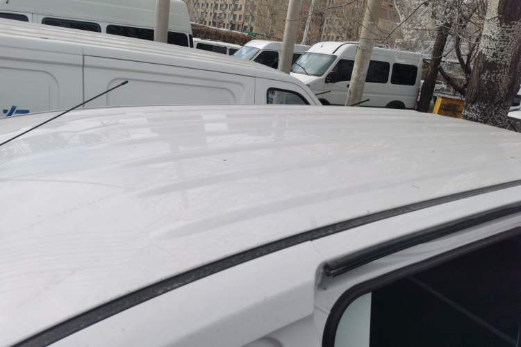 Used Wuling Hongguang V 2022 1.5L Jingqu Edition Enclosed-Window Vehicle with Electric Power Steering LAR Roof