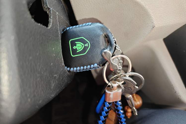 Used Jinbei New Hiace X30L 2018 1.5L Box Truck Wealth Edition DLCG14 Vehicle Key