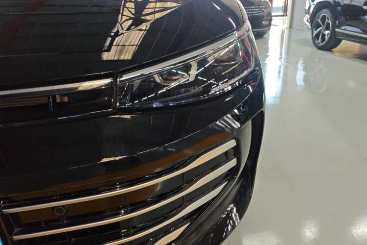 Used Volkswagen Passat 2025 Pro 380TSI Dragon Edition
