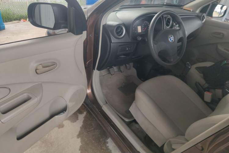 Used Venucia R30 2014 1.2L Manual Comfort Edition