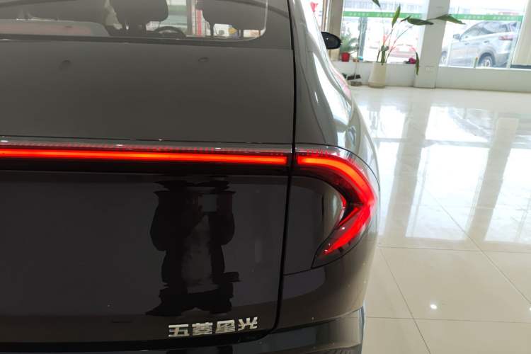 Used Wuling Xingguang 2023 70 Standard Edition Right Rear Taillight