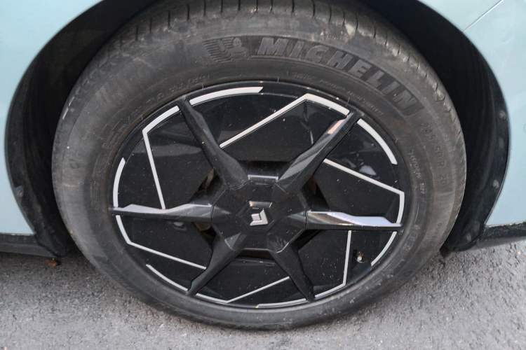 Used Hyptec HT 2023 670 Rear-Drive Ultra-High-Voltage NDA Version
