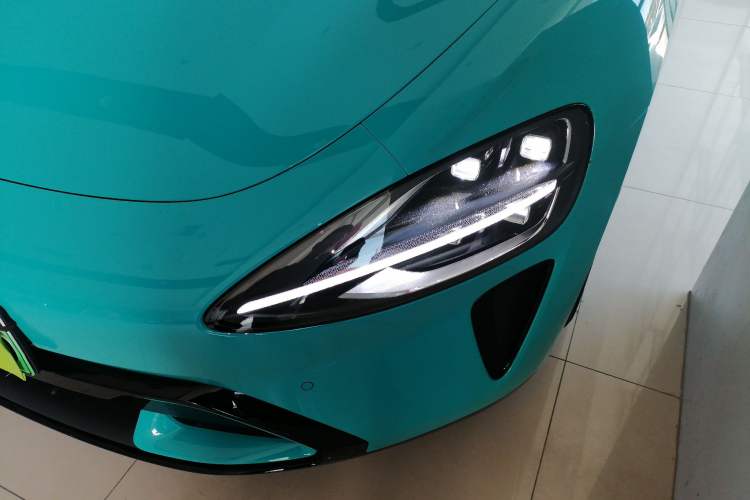 Used Xiaomi Auto SU7 2024 Rear-Drive Long-Range Intelligent Driving Version Left Front Headlight