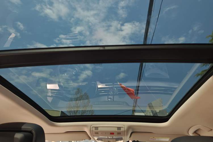 Used Volkswagen Variant New Energy 2019 GTE model Headliner