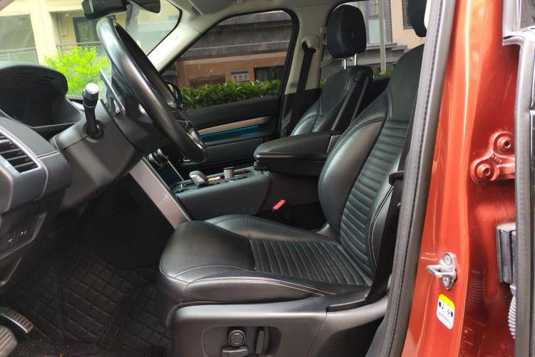 Used Land Rover Discovery 2021 360 PS R-Dynamic S Left Front Seat