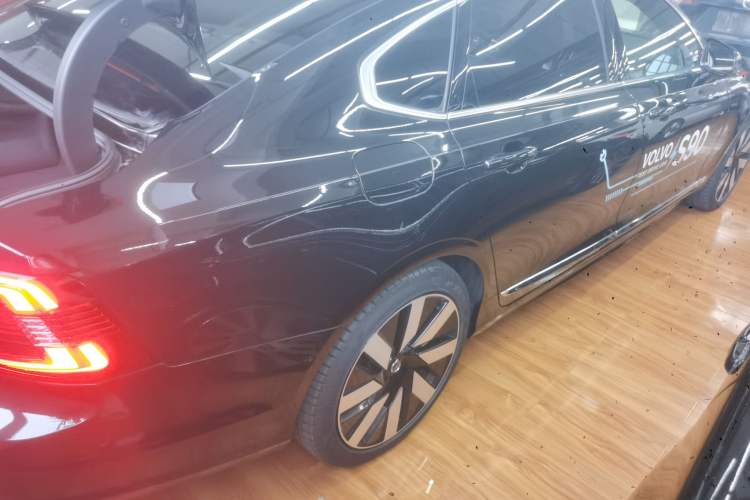 Used Volvo S90 New Energy 2025 Plug-in Hybrid Four-Wheel Drive Long-Range Luxury Smart Edition Rear Right 45 Deg