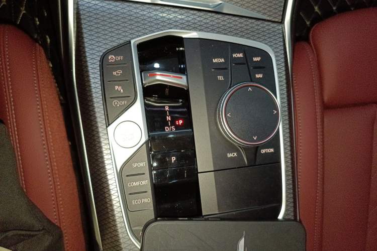 Used BMW 3 Series 2025 330Li M Sport Shadowline Package Gear Lever