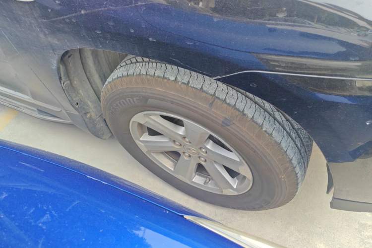 Used Toyota Highlander 2012 2.7L 2WD 5-Seater Elite Edition Right Front Wheel Hub