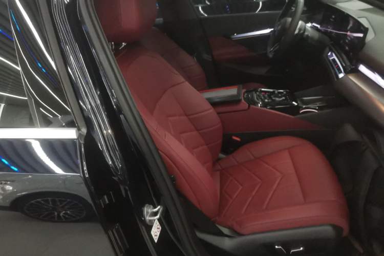 Used BMW 5 Series 2024 530Li Leading Model M Sport Package Right Front Seat