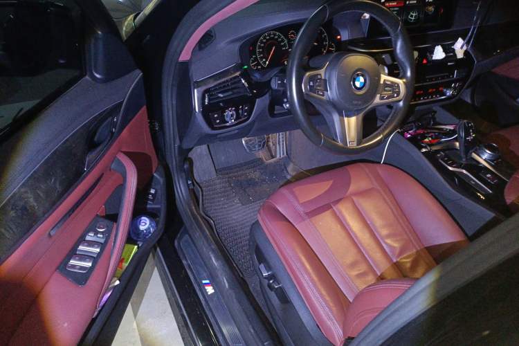 Used BMW 5 Series 2019 530Li Leading Model M Sport Package Driver Seat