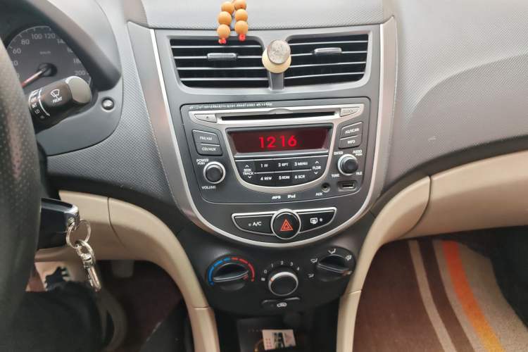 Used Hyundai Verna (older generation) 2014 1.4L Manual Smart GLS Trim
