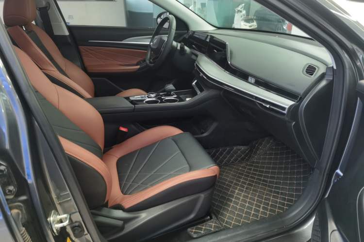 Used CHANGAN Eado 2023 Changan Edition PLUS Blue Whale NE 1.4T GDI DCT Prestige Version
