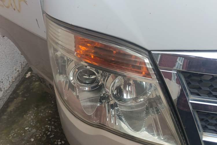 Used Foton Scenic 2014 2.0L Express Classic Short-Wheelbase Low-Roof 4Q20M
