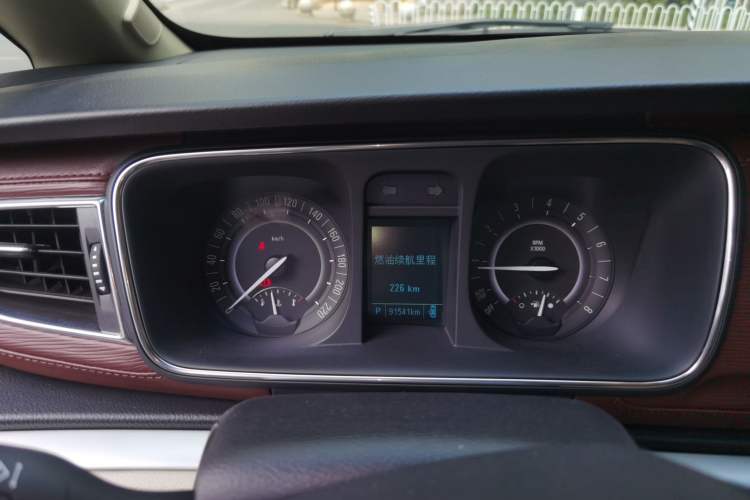 Used Buick GL8 2018 28T Luxury Model China VI Standard
