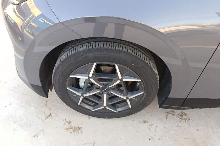 Used Lynk & Co Z20 2025 530 km Range Rear-Wheel Drive Max