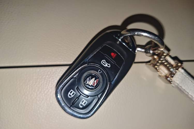 Used Buick GL8 2023 Facelifted Land Cruiser Executive Luxury Version