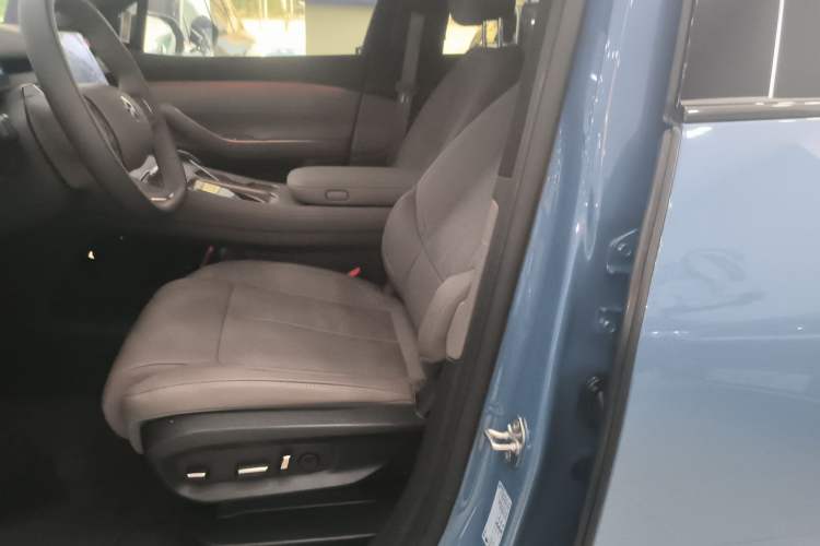 Used Nio ES7 2022 75 kWh Left Front Seat