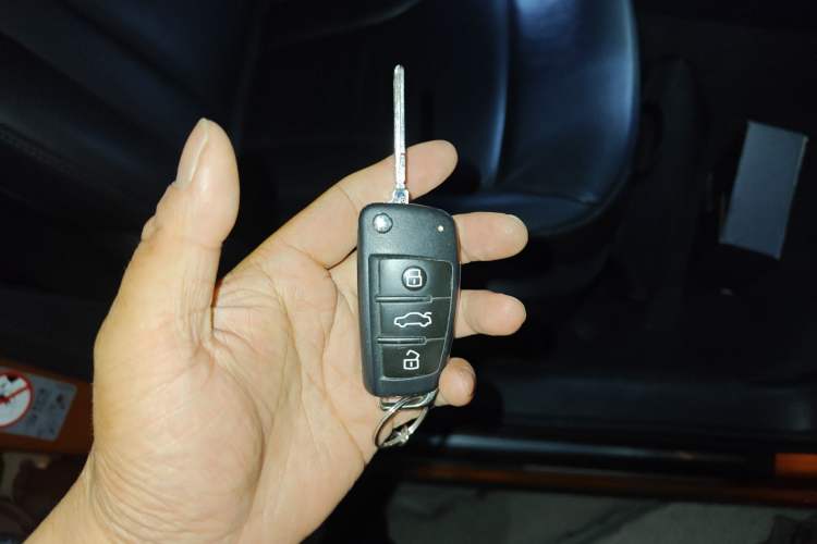 Used Audi Q3 2015 35 TFSI Comfort Model Vehicle Key