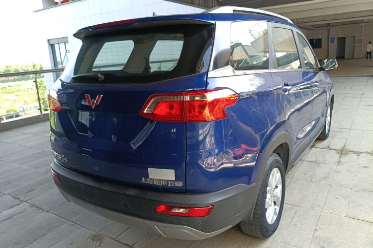 Used Wuling Hongguang S3 2018 1.5T Manual Luxury Model China V Standard
