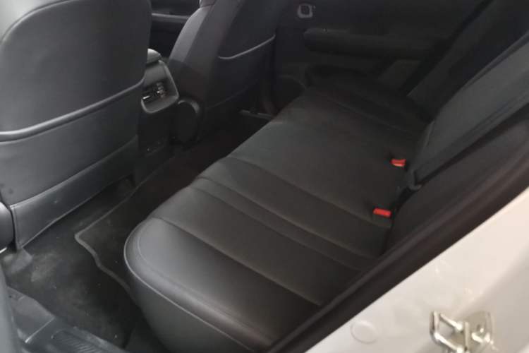 Used Wuling Xingguang S 2024 130 km Flagship Version Left Rear Seat