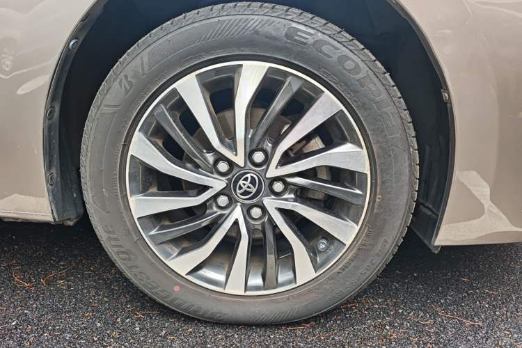 Used Toyota Corolla 2018 Dual-Engine 1.8L E-CVT Smart Edition