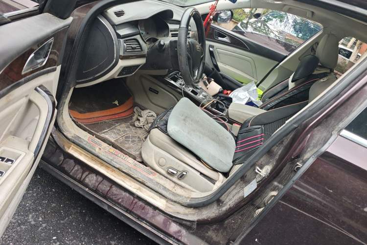 Used Zotye Z700 2016 1.8T DCT Elegant Version Left Front Seat