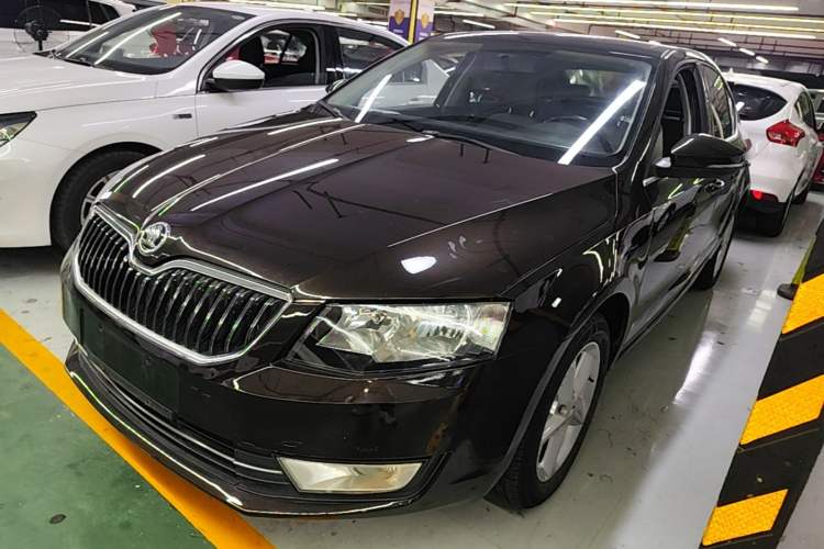 Used Skoda Octavia 2015 1.6L Automatic Yijun Edition Guazi used car, China used car export, Used car for sale, Used cars, Cheapest cars for sale