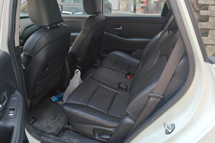 Used Kia Carens 2013 2.0L 7-Seater Automatic Comfort Edition China V Standard Left Rear Seat