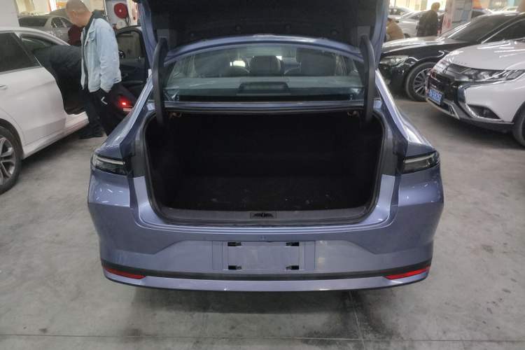 Used Nissan N6 2026 Model 180 Max Trunk