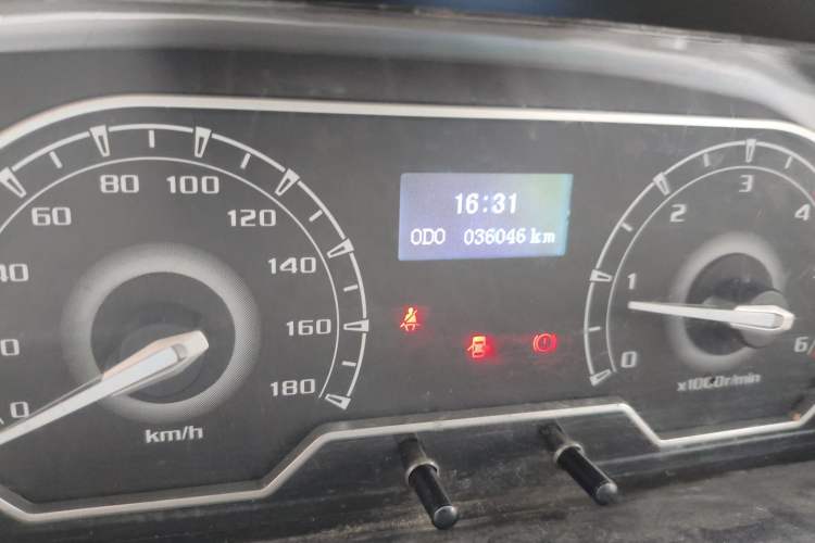 Used SAIC MAXUS G10  Odometer Close Up