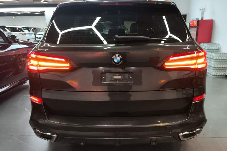Used BMW X5 2022 xDrive 40Li Luxury Edition M Sport Package