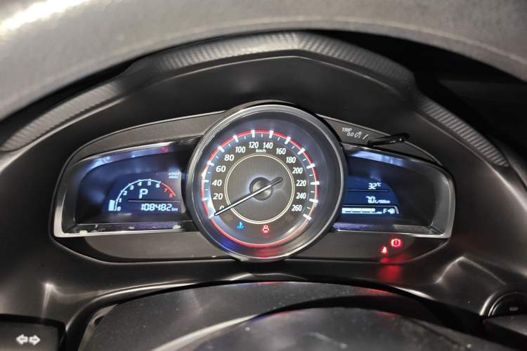 Used Mazda 3 Axela 2016 Sedan 1.5L Automatic Comfort Model
