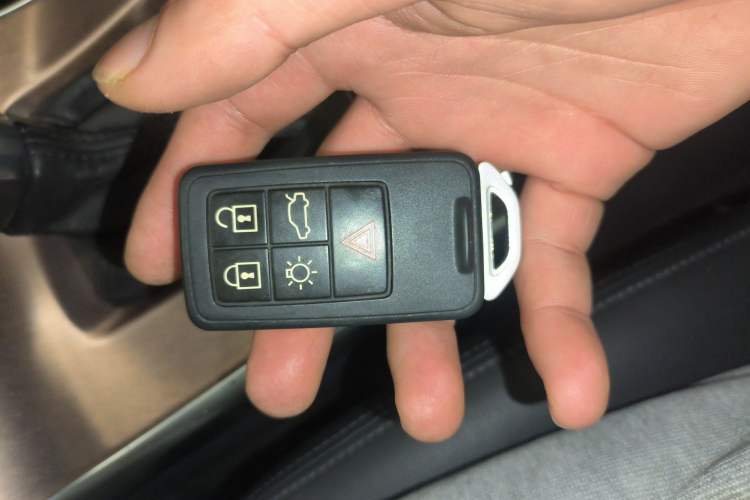 Used Volvo XC60 2015 T5 Smart Upgrade Model Vehicle Key