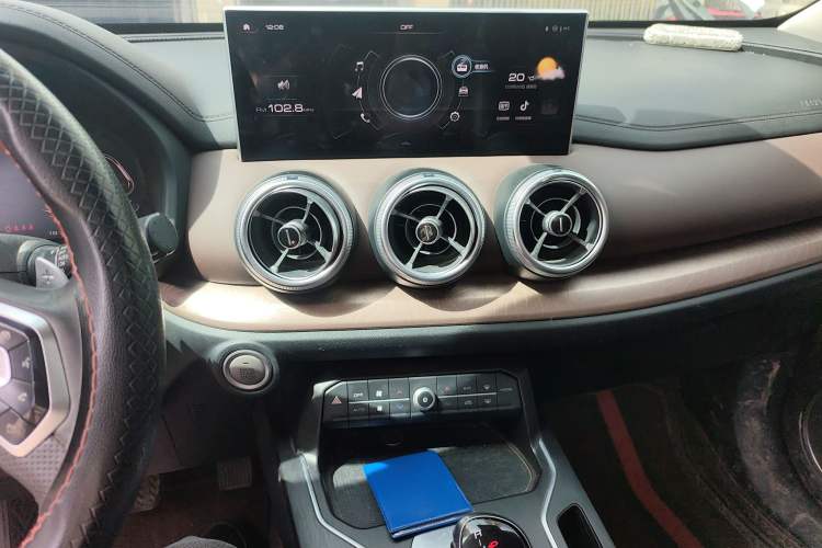 Used Wey VV5 2021 1.5T Two-Wheel Drive Smart Pioneer
