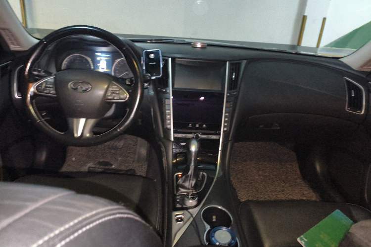 Used Infiniti Q50 2014 2.0T Comfort Edition