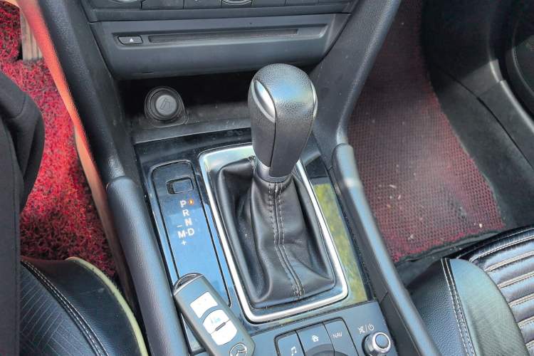 Used Mazda 3 Axela 2017 Sedan 1.5L Automatic Luxury Model Emission Standard China V
