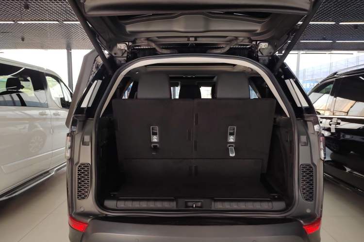 Used Land Rover Discovery 2017 3.0 SC V6 SE