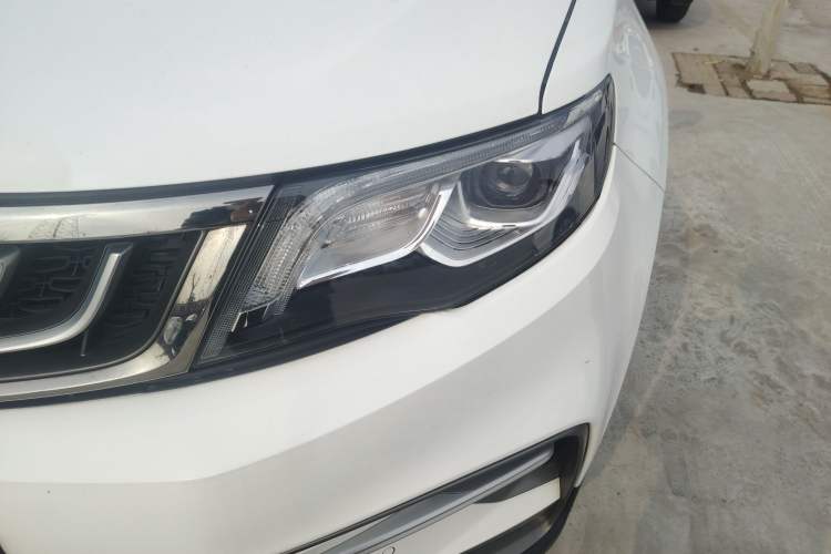 Used Geely Auto Emgrand X7 Sport 2020 1.8TD DCT Two-Wheel Drive Smart Connect 4G-Enabled Version
