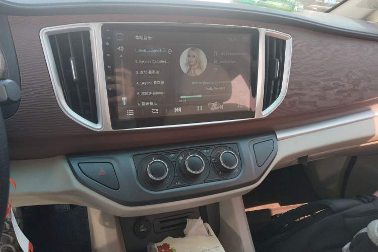 Used FORTHING Lingzhi 2018 M5L 2.0L 7-Seater Comfort Model
